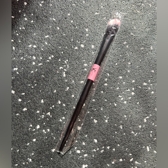 YC COLLECTION | Y02 Glow Brush - Picture 4 of 6